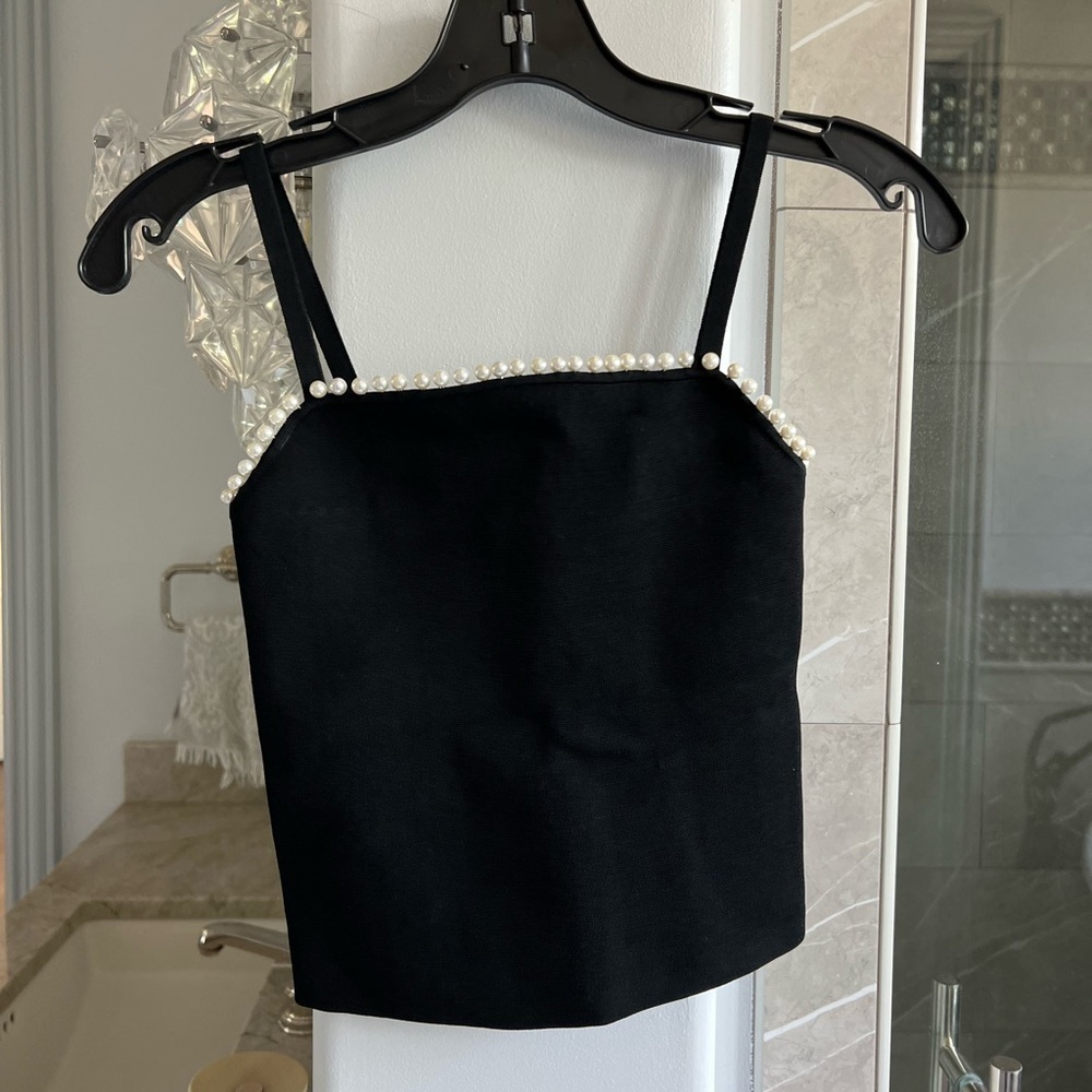 Alice + Olivia Drina Faux Pearl Cropped Rib Tank - Picture 9 of 11